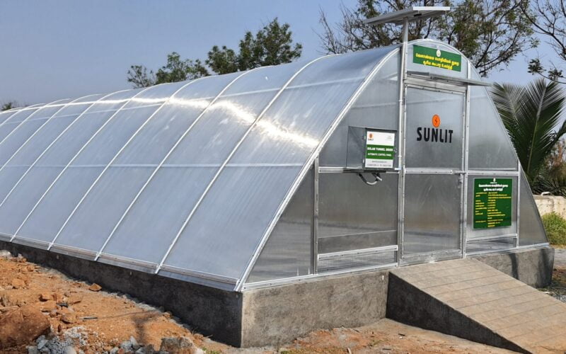 உலர் களம் solar dryer scaled e1712301727578