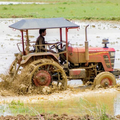 விவசாய வளர்ச்சியில் டிராக்டர் தொழில் நுட்பம்!